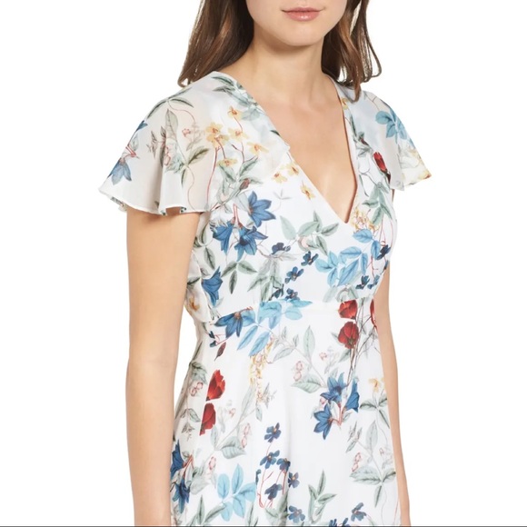 ✨ Beautiful Willow & Clay Floral Dress - Picture 4 of 13